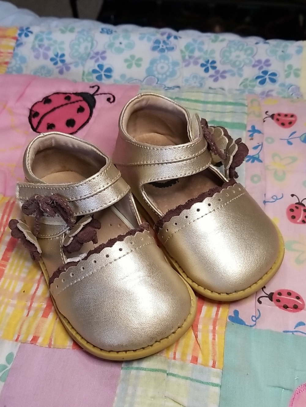 Livie & Luca Gold Metallic Leather Mary Jane w/Brown Trim & Flowers Size 6